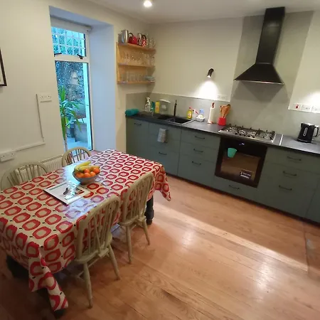 No 14 -a Cosy Townhouse In * Westport