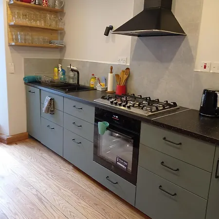 No 14 -a Cosy Townhouse In * Westport