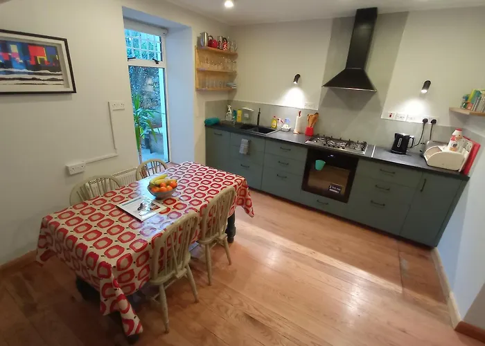 No 14 -a Cosy Townhouse In * Westport